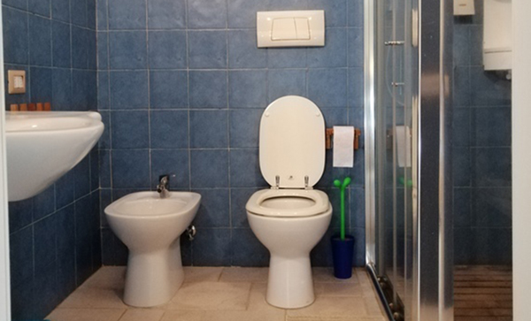 Agriturismo-Li-Pireddi-bagno-alloggio-Vermentino